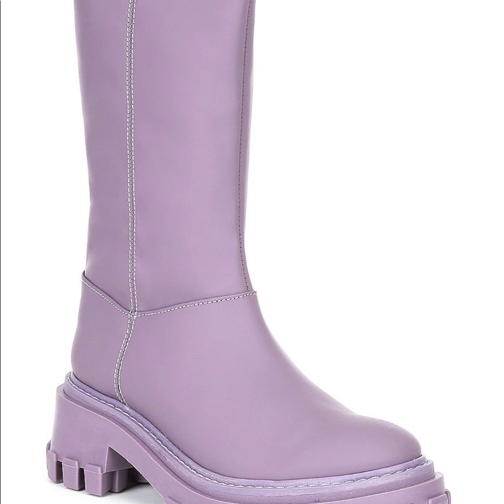 Schutz
Juany Leather Chunky Lug Sole Mid Boots